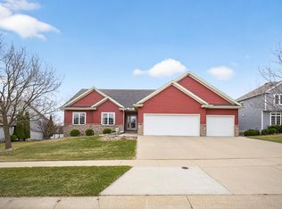 2306 Crimson Ridge Cir NW, Rochester, MN 55901