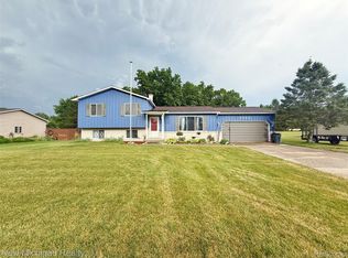 8588 Tim Tam Trl, Flushing, MI 48433