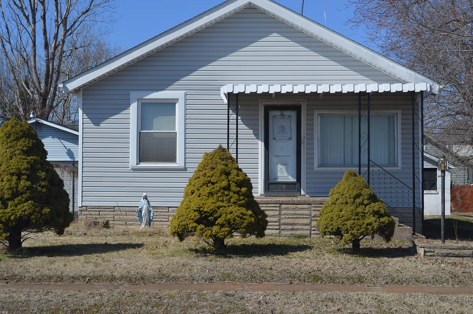 1821 Rhodes St photo 1