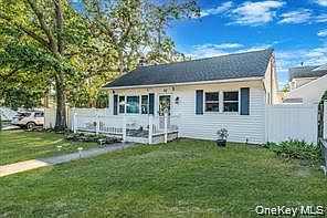 2nd image of 32 Pine Tree Drive