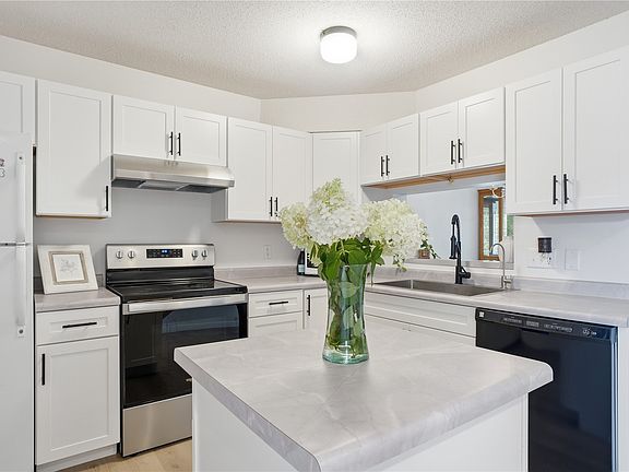 5th image of 3820 Deer Valley Dr APT B