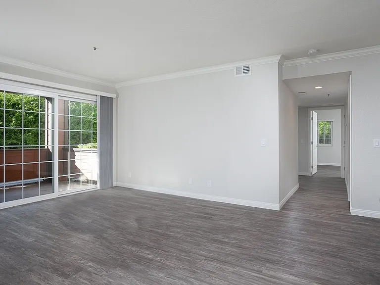 Crestwood Apartment Homes — Photo 22