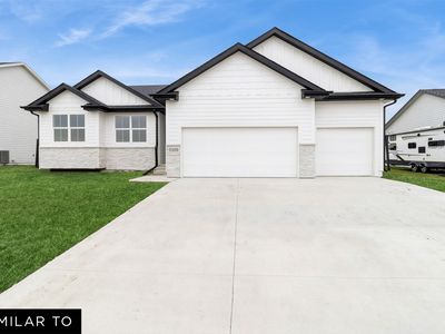 14527 N Valley Dr, Urbandale, IA, 50323