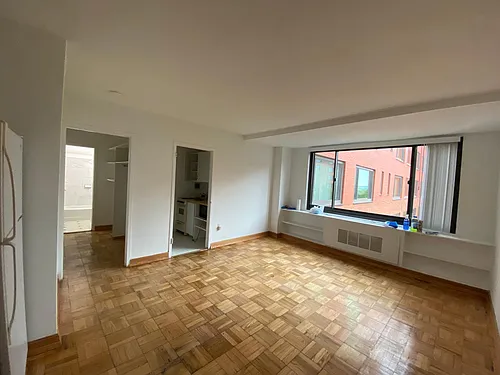 1021 Arlington Blvd Photo 1