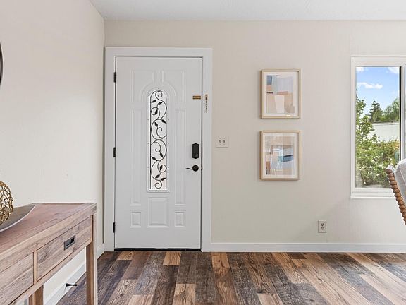 3rd image of 1300 Meadow Ct