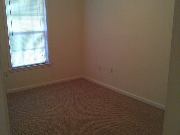 5th image of 108 Stockton Ct APT A