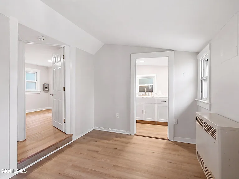 1208 Maplewood Rd — Photo 6