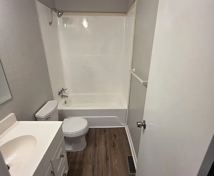 408 NE Westwind Dr #B — Photo 9