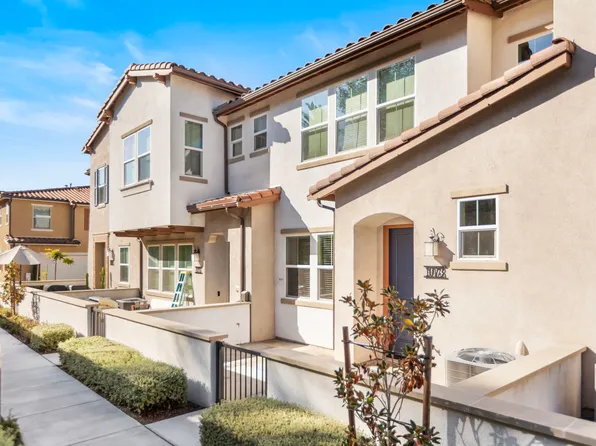 1073 Delpy View Point, Vista, CA 92084