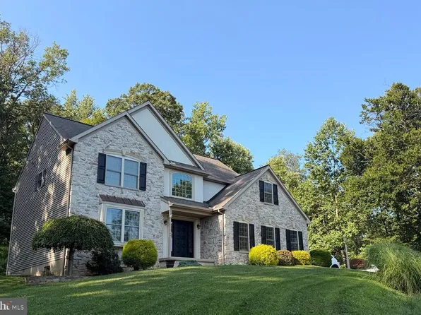 67 Mountain Spring Rd, Stevens, PA 17578