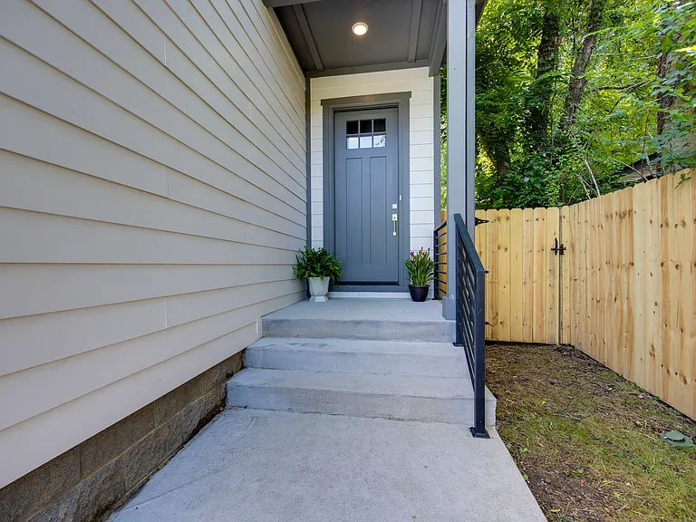 507B Southern Turf Dr — Photo 2