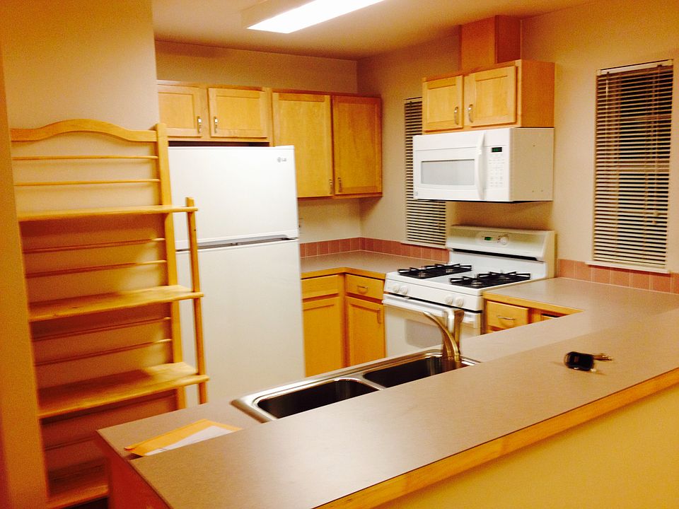1st image of 12549 Roosevelt Way NE #6