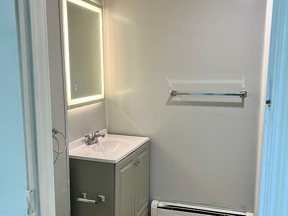 5th image of 550 River St Floor 1