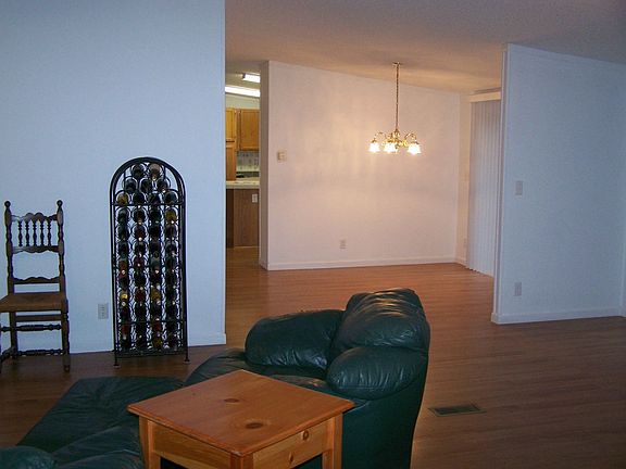 living/dining area
