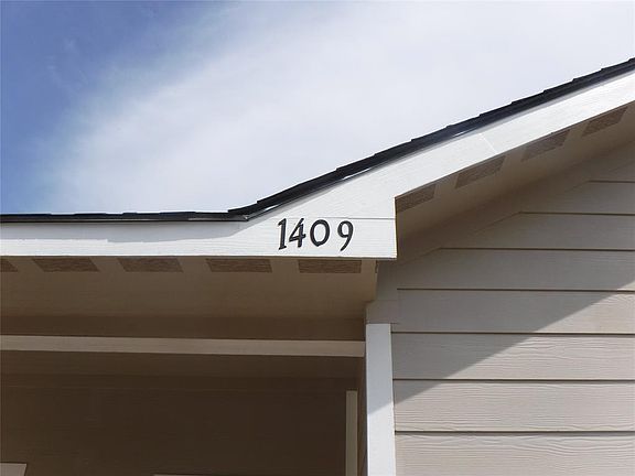 4th image of 1409 Speedway St