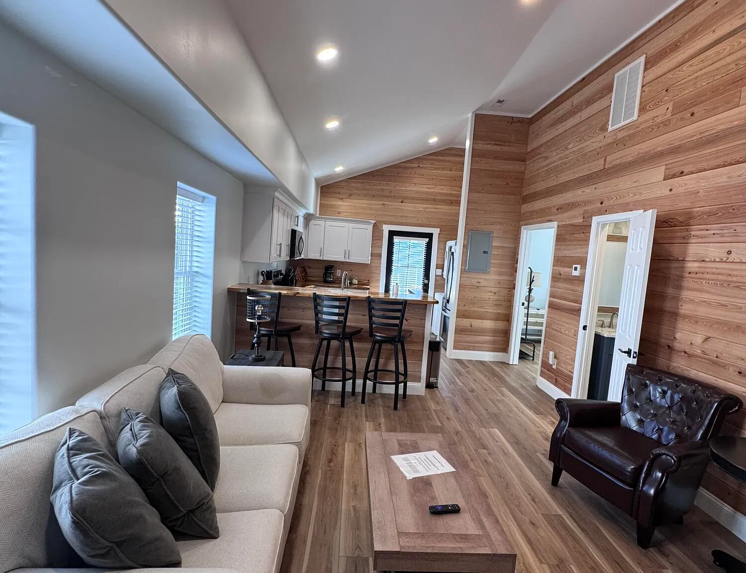 2 bed, 1.5 bath, $1,600 — Photo 4