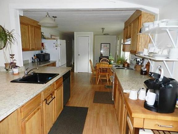 5th image of 785 Sanborn Rd