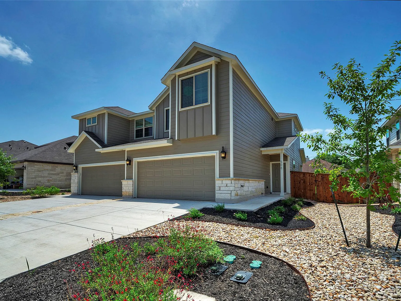 3 bed, 2.5 bath, 1513 sqft, $1,900 — Photo 2
