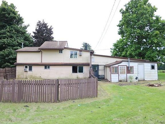 2nd image of 6179 Falkenbury Rd