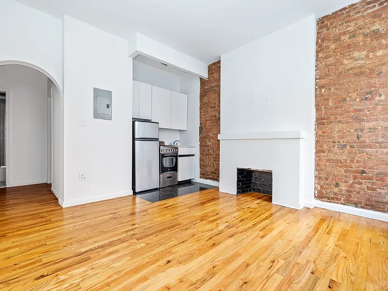 224 Sullivan St #E1 — Photo 2