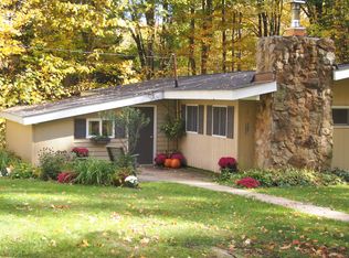 12715 Butternut Rd, Burton, OH 44021