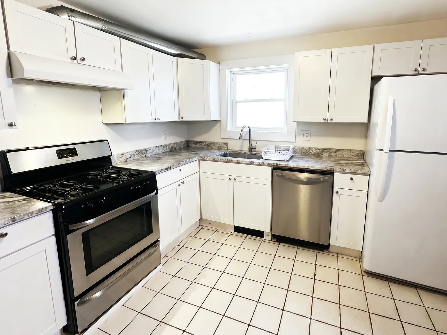 2 bed, $2,900 — Photo 4