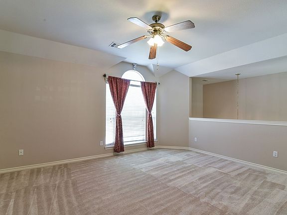 4th image of 1811 Fairfax Dr