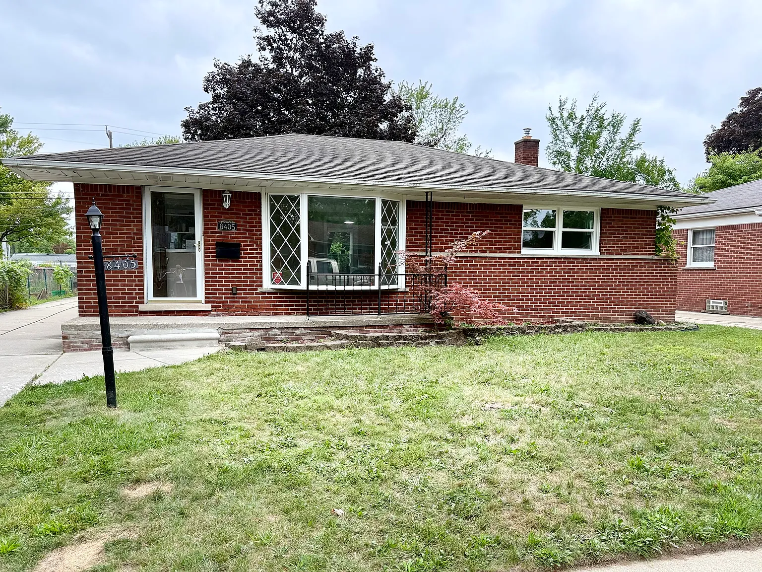 3 bed, 1.5 bath, 1194 sqft, $2,400 — Photo 1