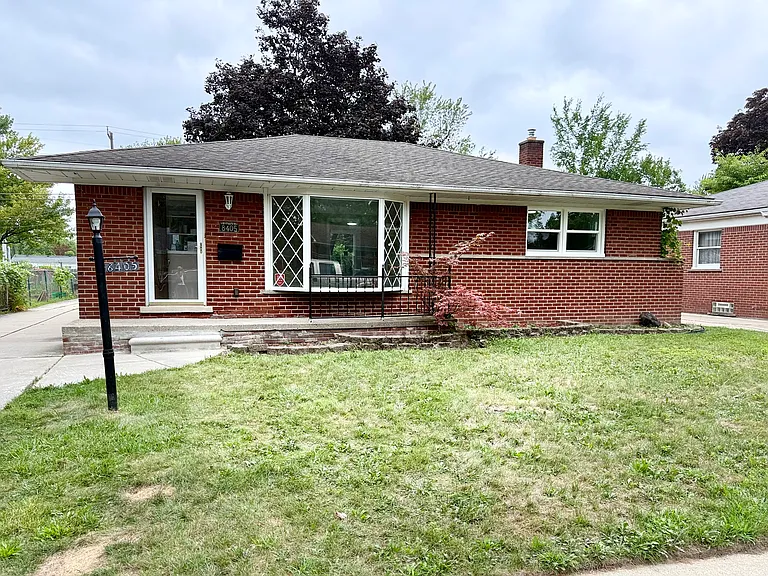 8405 Whitefield St — Photo 1
