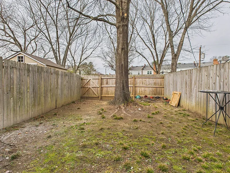 2222 Brightmoor Ct — Photo 17