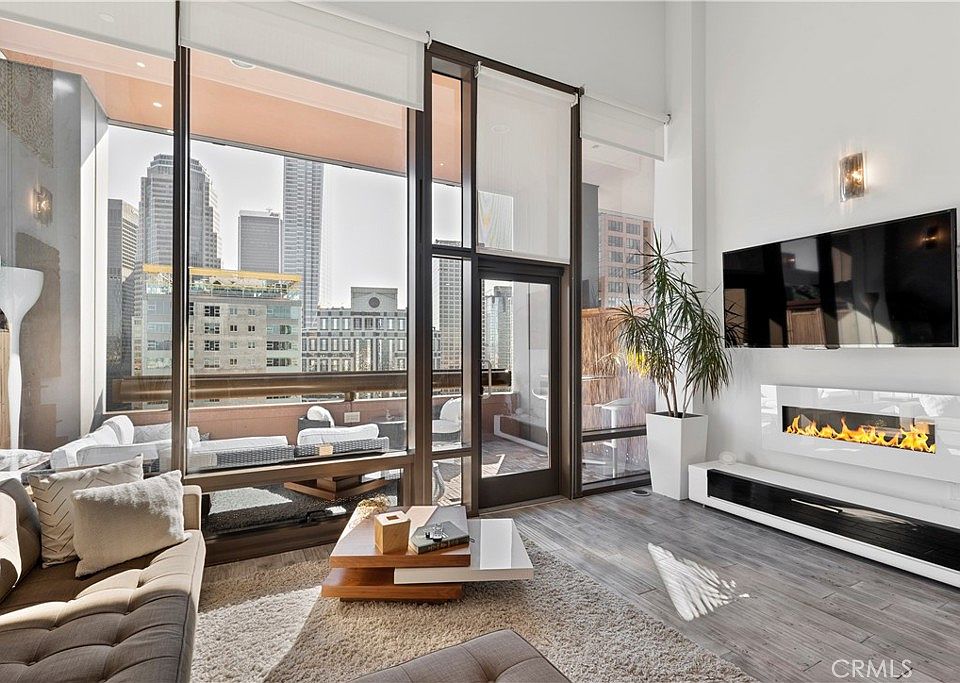 1st image of 1100 Wilshire Blvd APT 1707