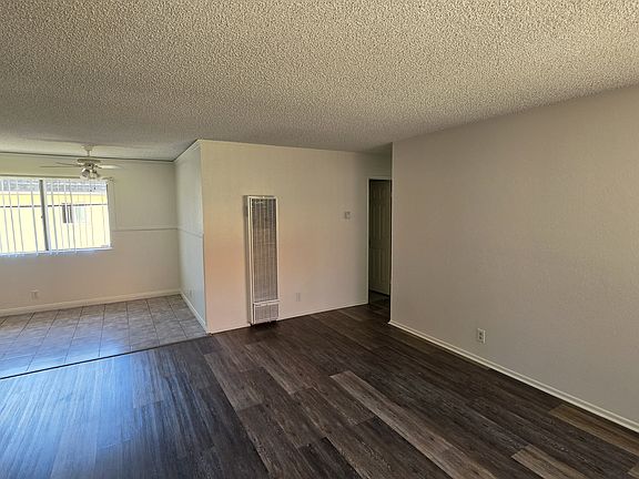 4th image of 1501 S Hampstead St #9