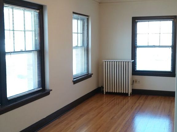 2nd image of 2120 Aldrich Ave S APT B