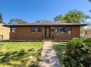 925 N Sumner St, Addison, IL 60101