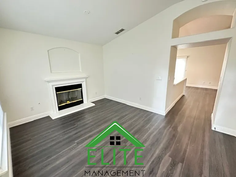 5620 Bridgecross Dr — Photo 16
