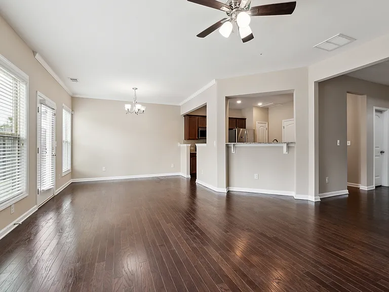 1190 Hampton Oaks Dr — Photo 12