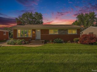 29421 Barkley St, Livonia, MI 48154