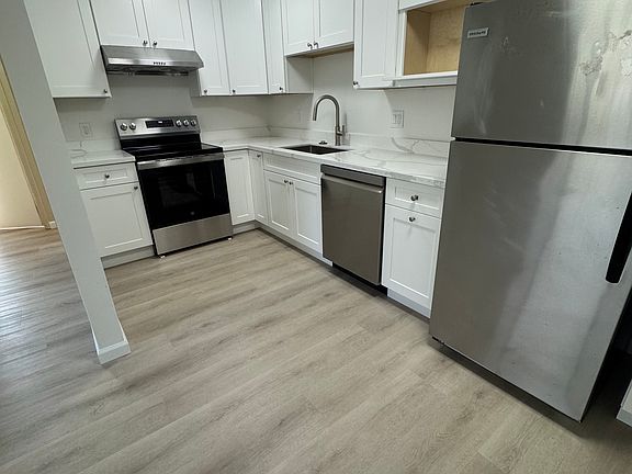 4th image of 1776 California St