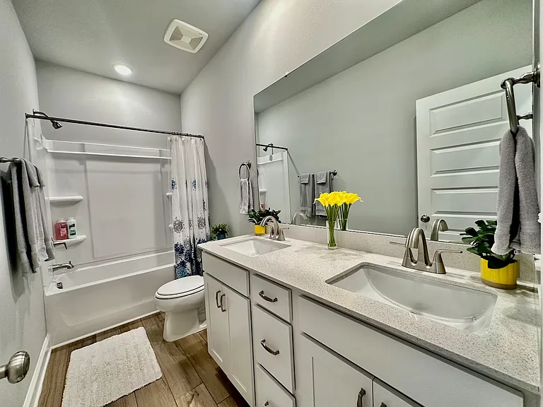 1253 S Blount St #201 — Photo 23