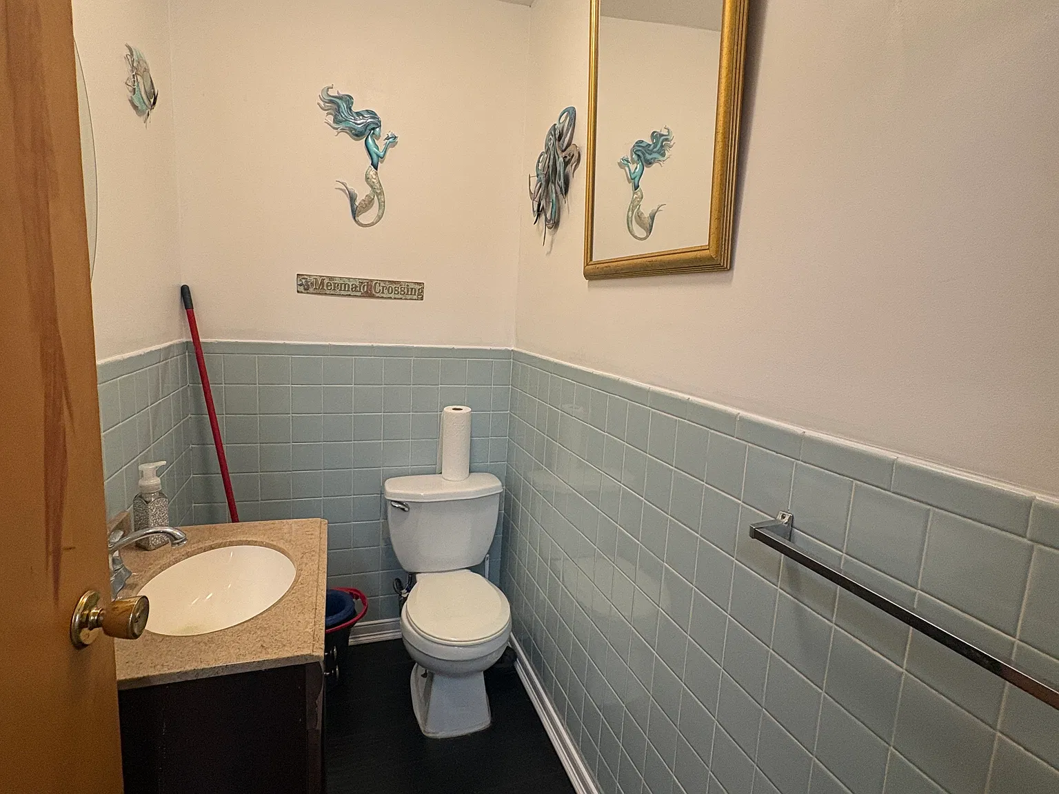 Studio, 1996 sqft, $1,050 — Photo 2