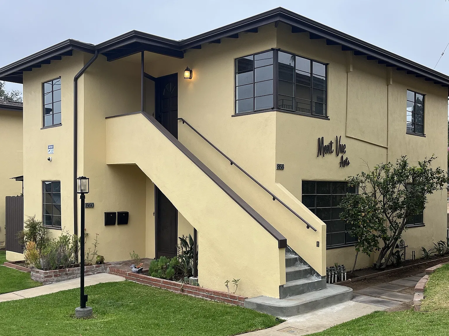 2 bed, 800 sqft, $2,550 — Photo 1