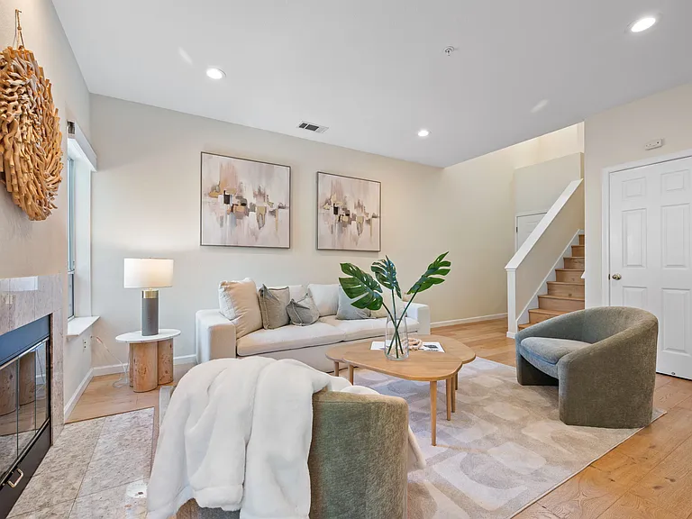 703 Star Jasmine Ct — Photo 5