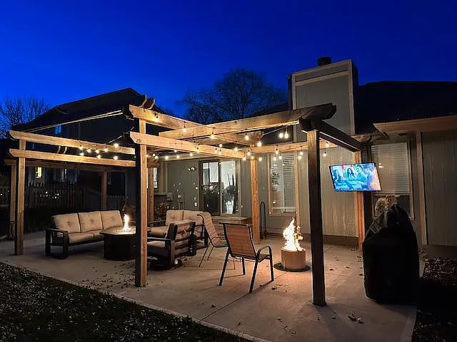 14933 K St — Photo 1