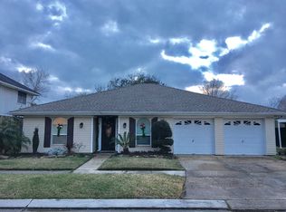 3337 Lake Trail Dr, Metairie, LA 70003