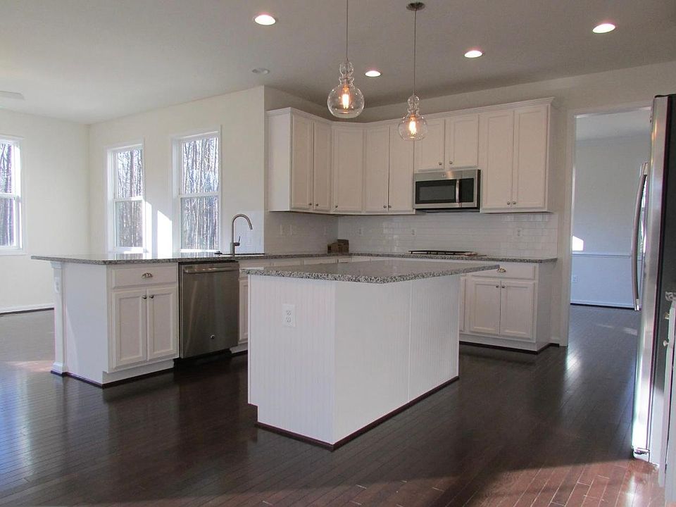 1st image of 108 Saratoga Woods Ln