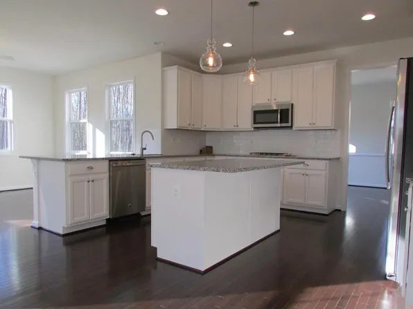 108 Saratoga Woods Ln, Stafford, VA 22556