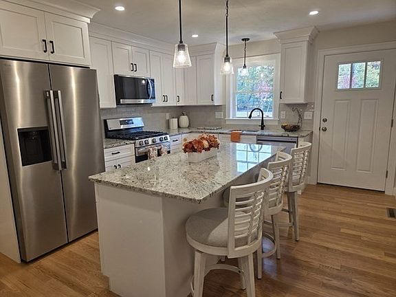 3rd image of 517 Mendon Rd #517