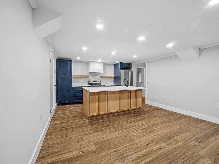 8 Amherst Ave #C — Photo 9