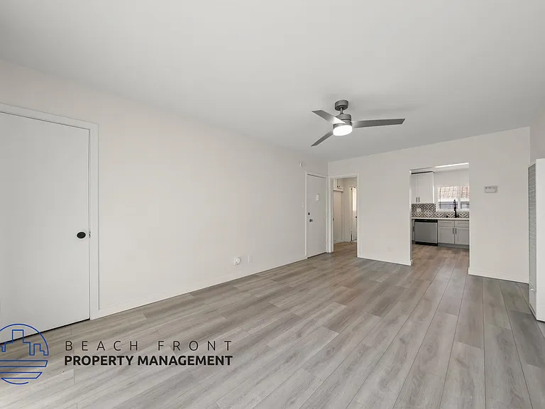 254 S Normandie Ave — Photo 8