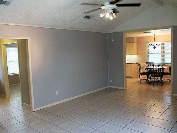 3rd image of 3106 Blue Hills Dr